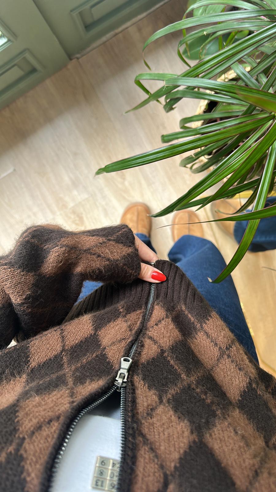 Yakalı Baklava Desen Hırka