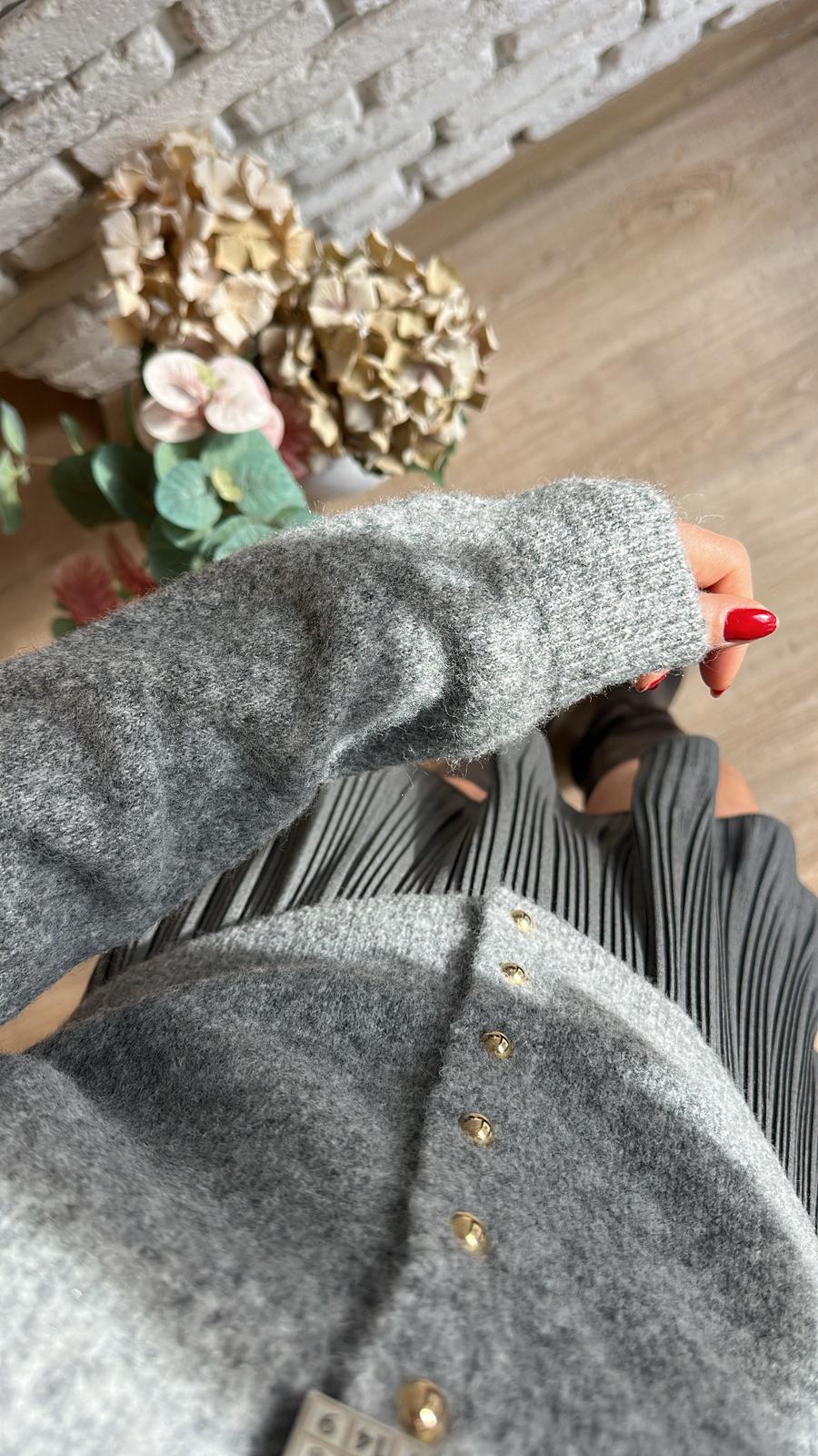 Gold Düğmeli Triko Hırka