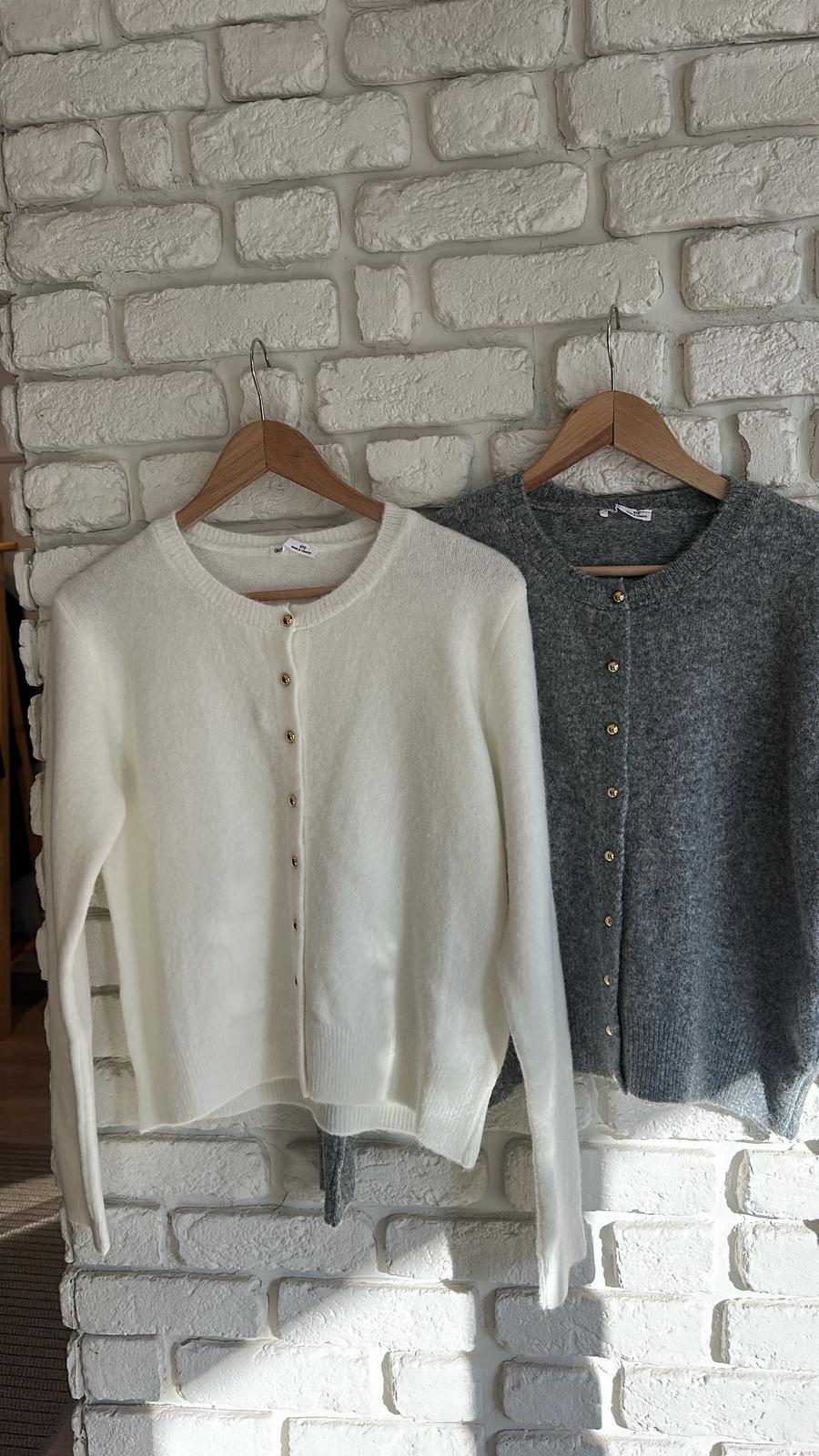 Gold Düğmeli Triko Hırka