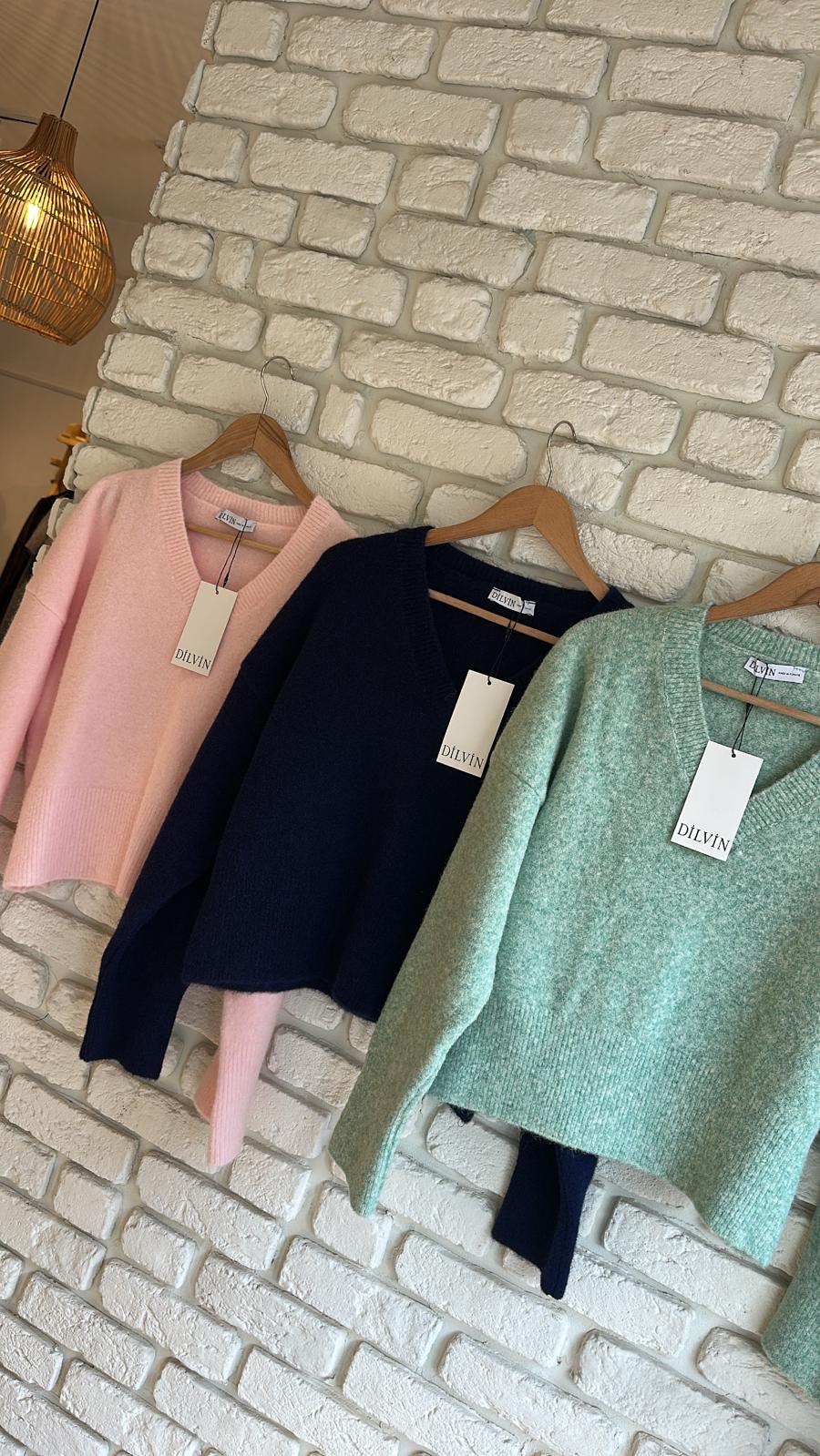 V Yaka Yumuşak Dokulu Triko Kazak