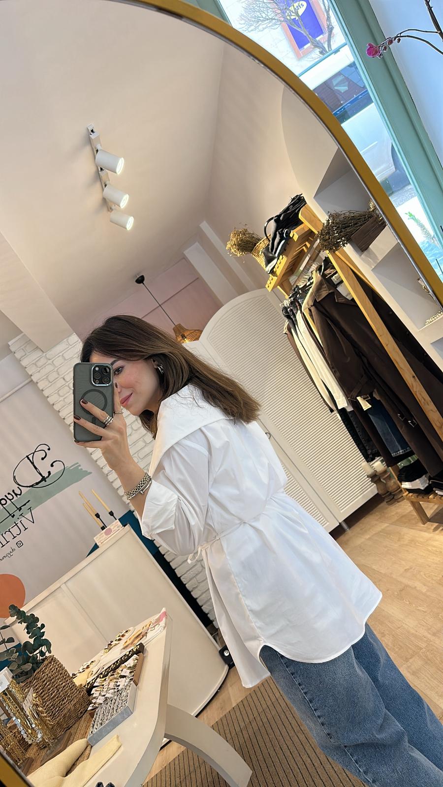 Kayık Yaka Poplin Gömlek