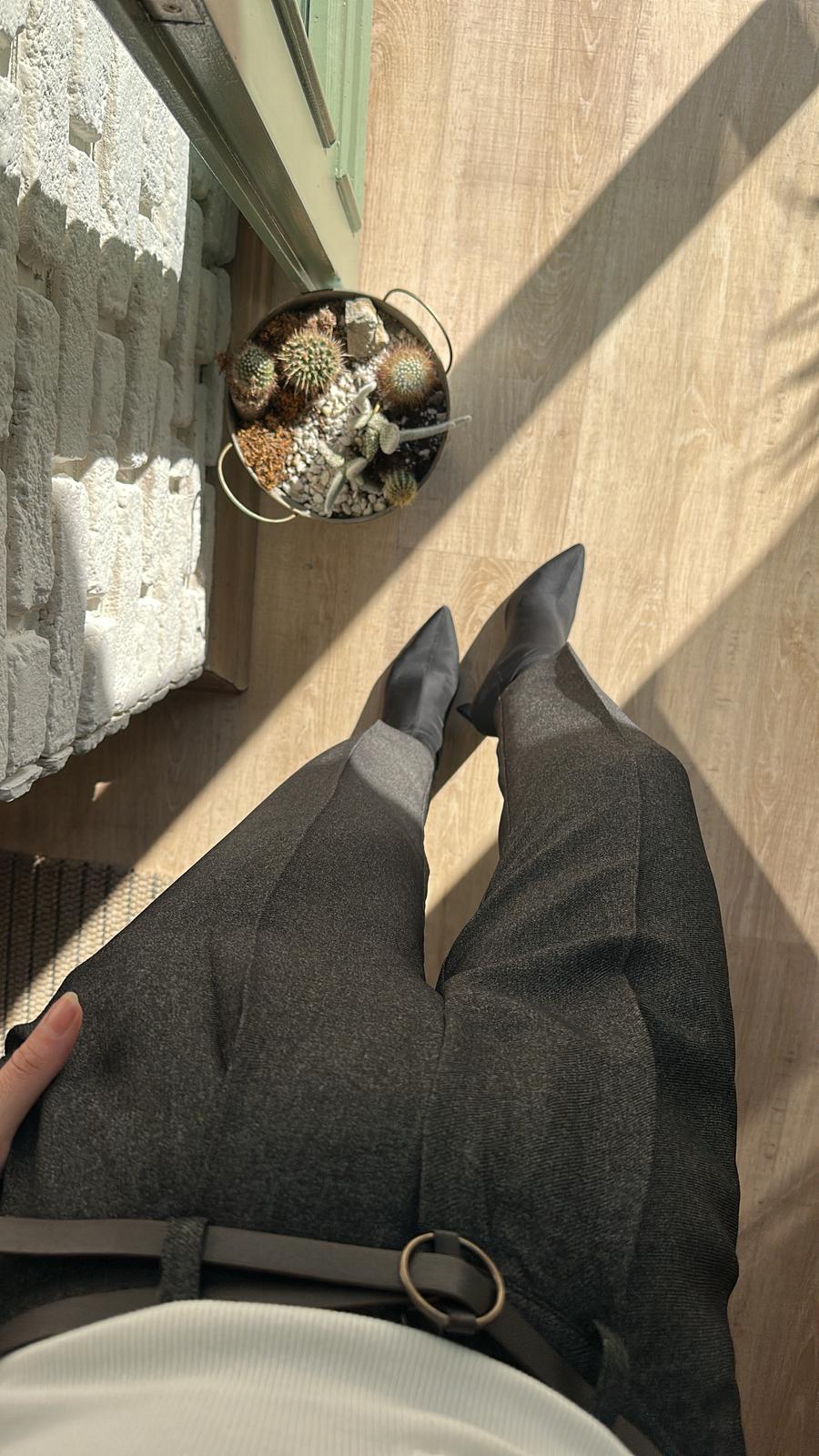 Havuç Kesim Kemerli Pant.